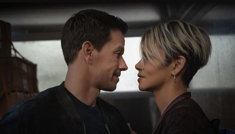 Холли Берри и Марк Уолберг в комедийном боевике «Союз»