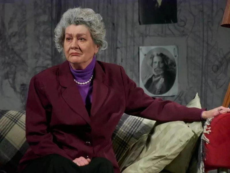 Елена Липец в роли Раневской в спектакле «Раневская. Одинокая насмешница» Елена Липец в роли Раневской в спектакле «Раневская. Одинокая насмешница»