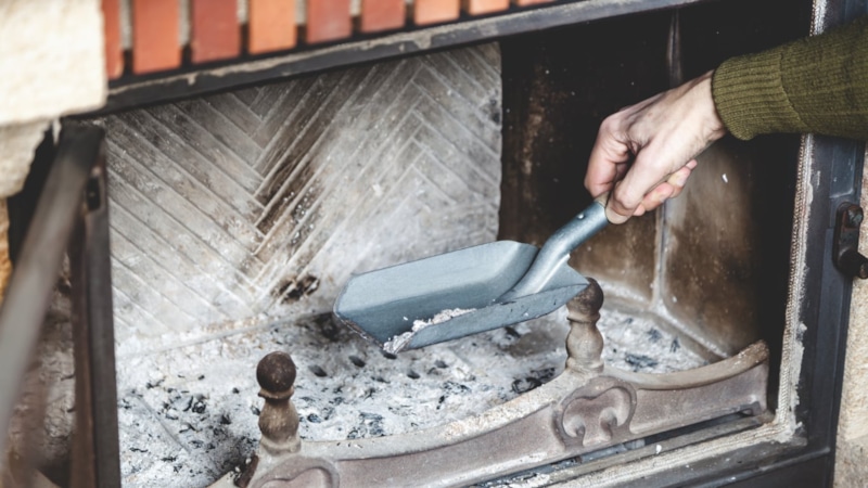 Чистка дымохода солью: сажа исчезает быстрее