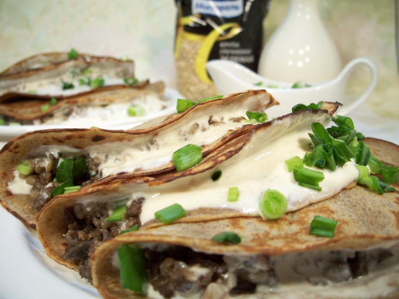 Блины с гречкой и луком: сытная начинка Блины с гречкой и луком: сытная начинка