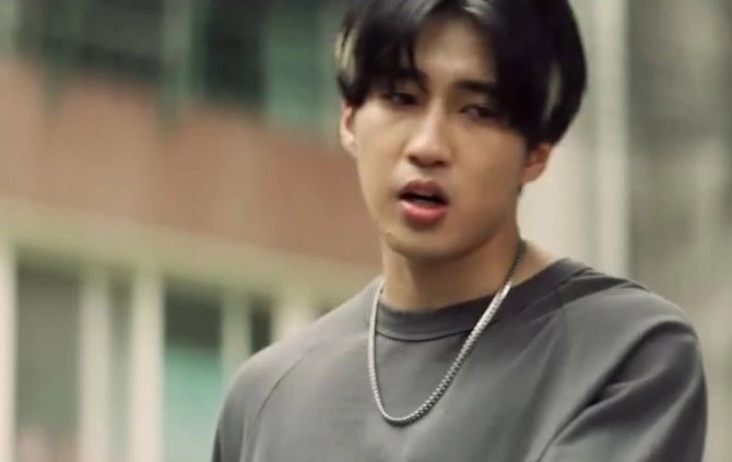 Лоу Цзюньшо в сериале «Детектив-миллионник»