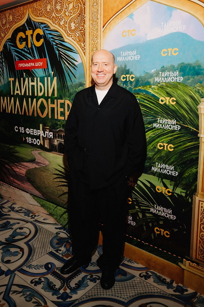 Ведущий шоу «Тайный миллионер» на СТС Сергей Бурунов Ведущий шоу «Тайный миллионер» на СТС Сергей Бурунов