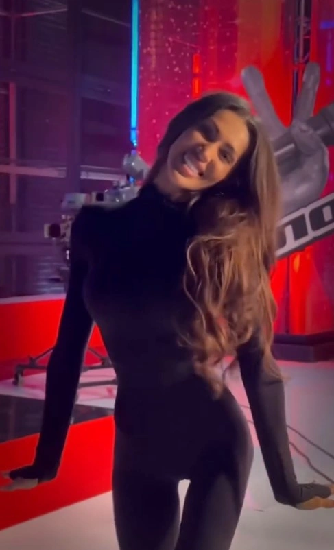 Карина Ломака в шоу «Голос» Карина Ломака в шоу «Голос»