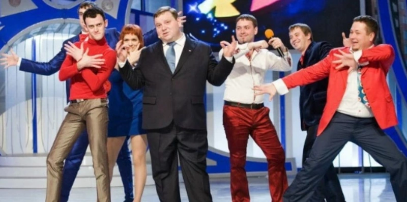 Александр Волохов в КВН (слева) Александр Волохов в КВН (слева)