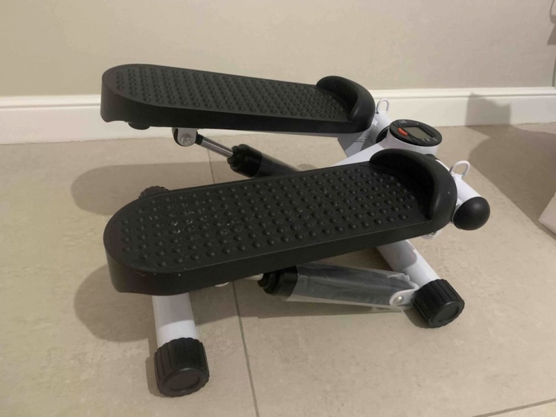 Домашний фитнес: тренировка на степпере