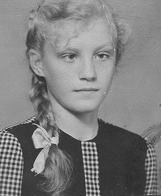 Анна Герман в детстве
