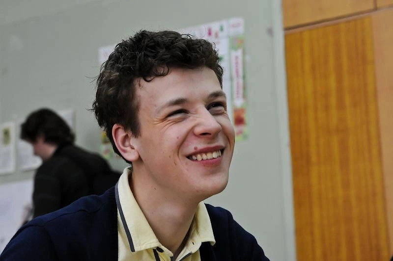 Сергей Белов в сериале «Школа» Сергей Белов в сериале «Школа»