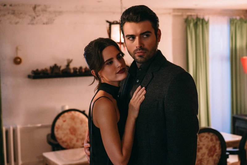 Влада Ерофеева и Кирилл Дыцевич в сериале «Постучись в мою дверь»