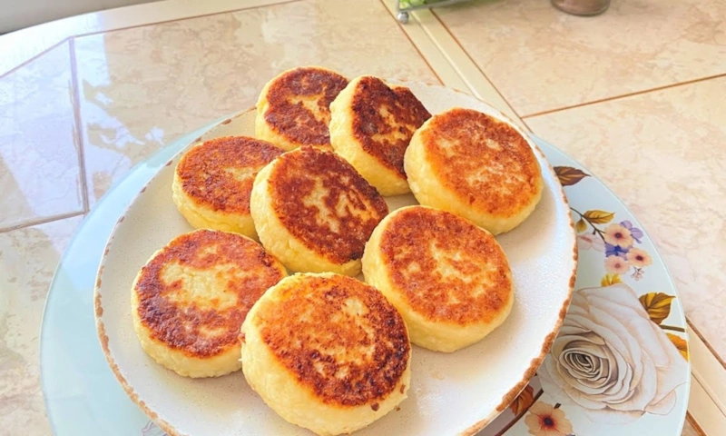 Идеальные сырники: секрет нежной текстуры Идеальные сырники: секрет нежной текстуры