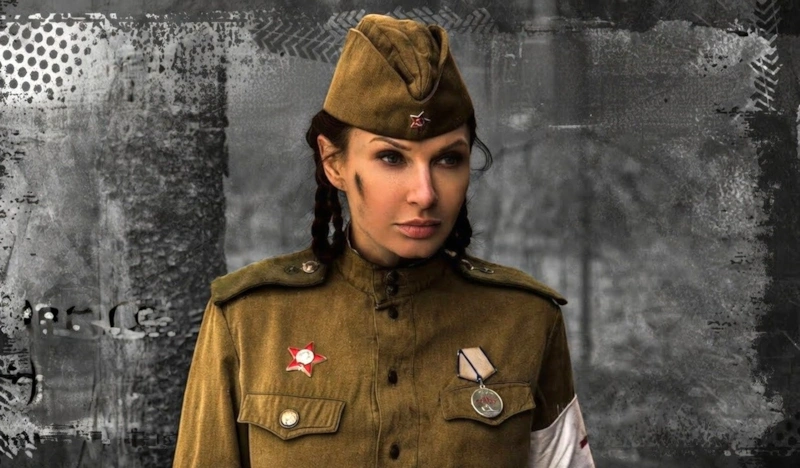 Эвелина Бледанс призвала поздравлять с 23 февраля всех мужчин