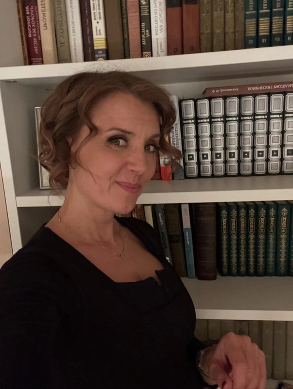 Актриса Ксения Алфёрова