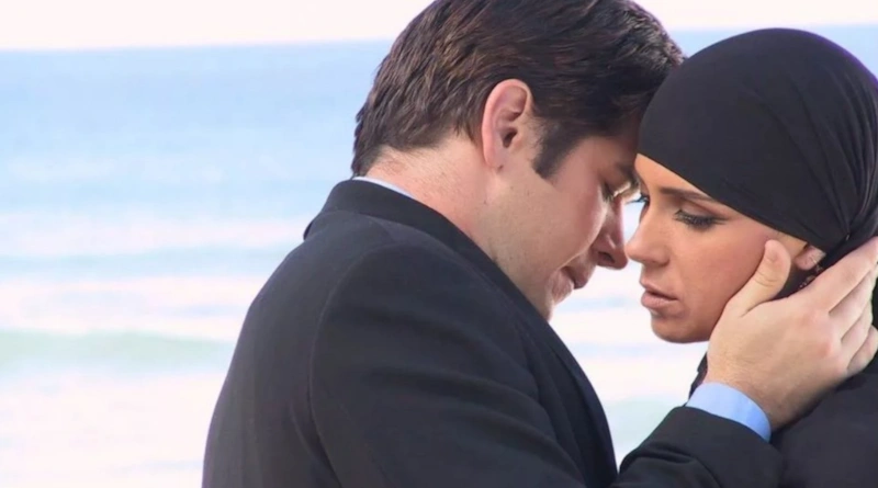 Кадр из сериала «Клон»