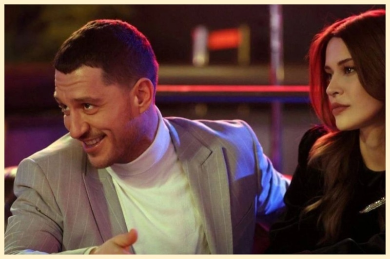 Кадр из сериала «Под землей»