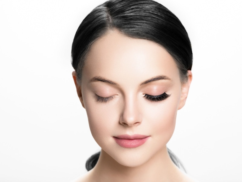 Ресницы и уход: причины выпадения