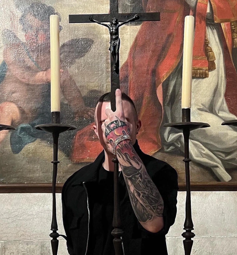 Татуировка Артема Бесова