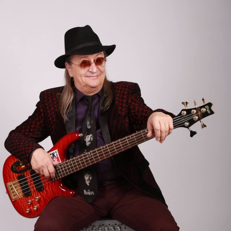 Бывший гитарист ВИА «Ариэль» Валерий Ярушин Бывший гитарист ВИА «Ариэль» Валерий Ярушин