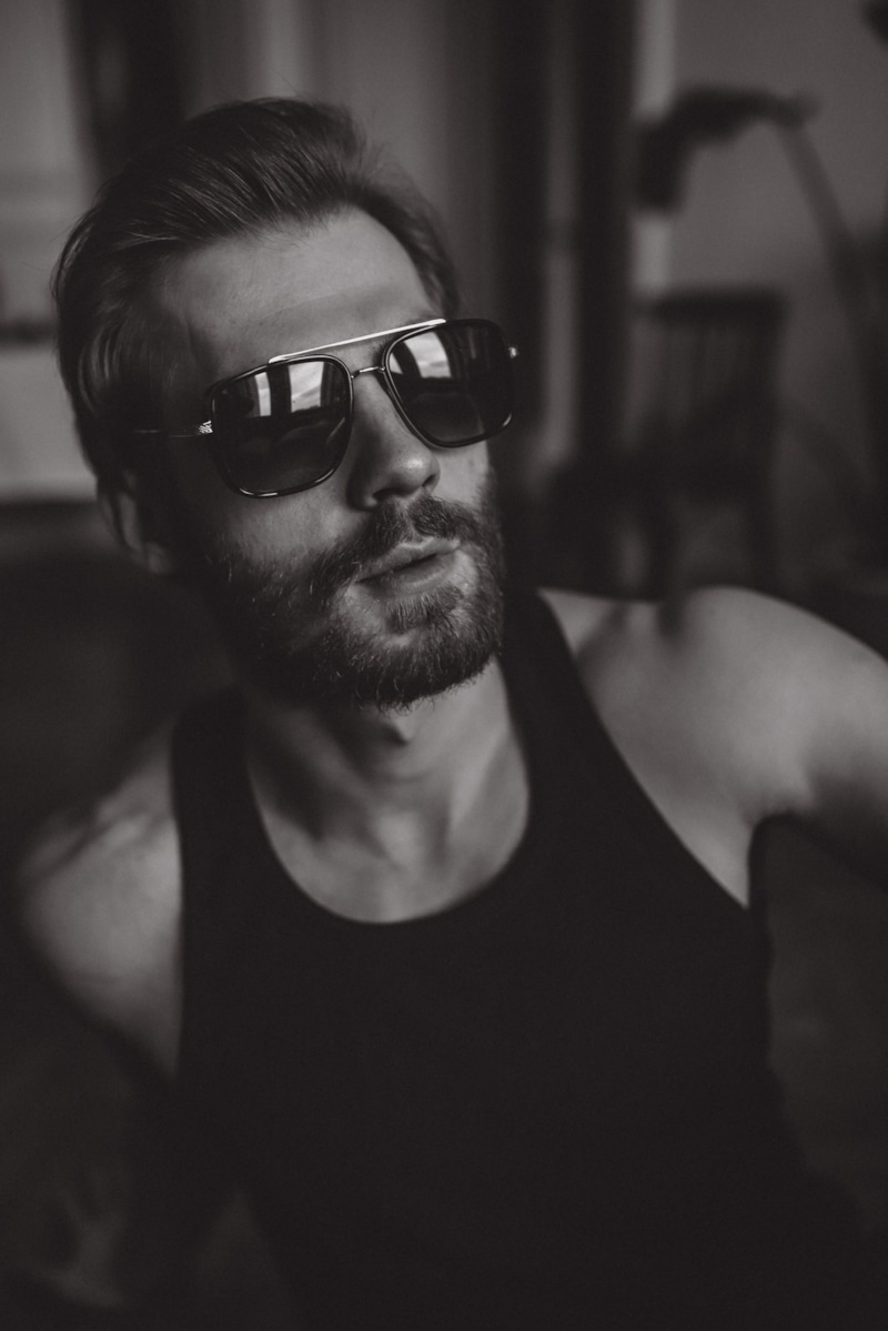 Григорий Некрасов в очках