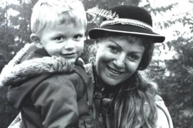 Збигнев Тухольский (младший) с мамой Анной Герман в детстве Збигнев Тухольский (младший) с мамой Анной Герман в детстве