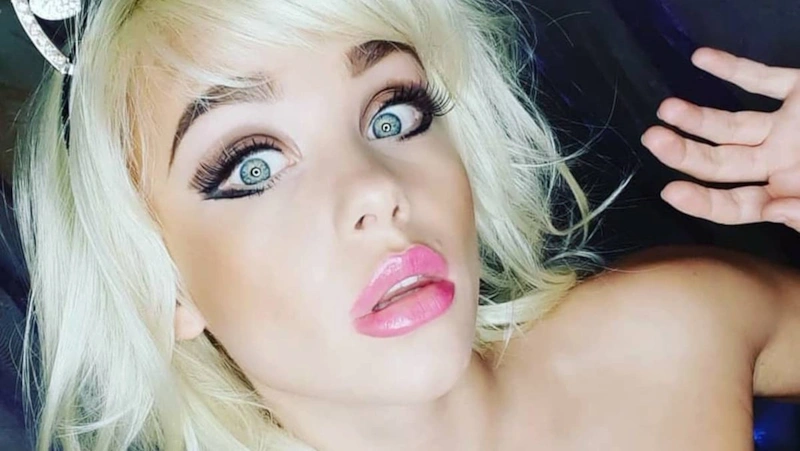 Юлию Реутову спасли в Таиланде и закрыли в психбольнице Юлию Реутову спасли в Таиланде и закрыли в психбольнице