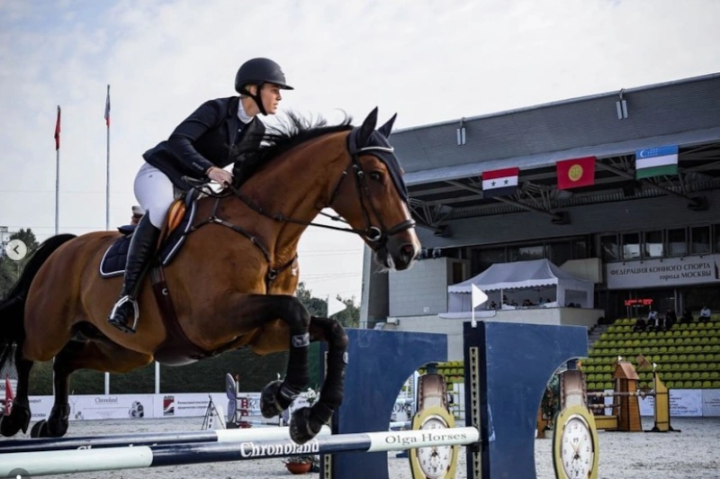 Екатерина Якубович — тренер подмосковного конного клуба с лошадью