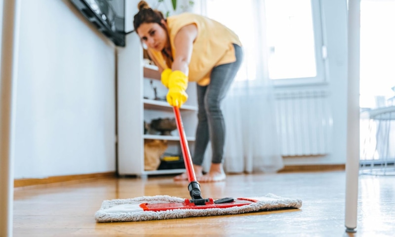 Мытье пола: сода и уксус