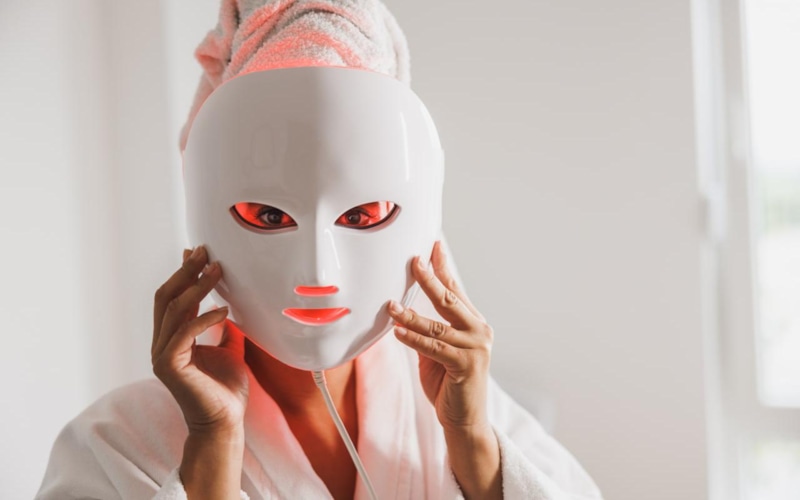 LED-маска для лица: свет и уход