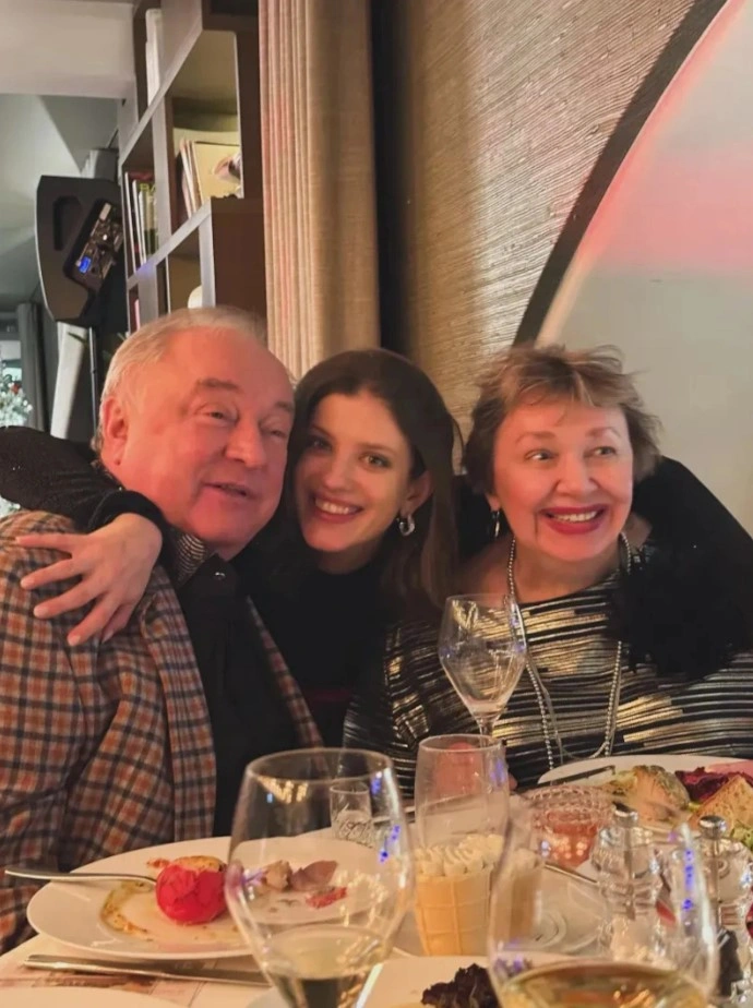 Борис Фрумкин и Ольга Чиповская с дочерью