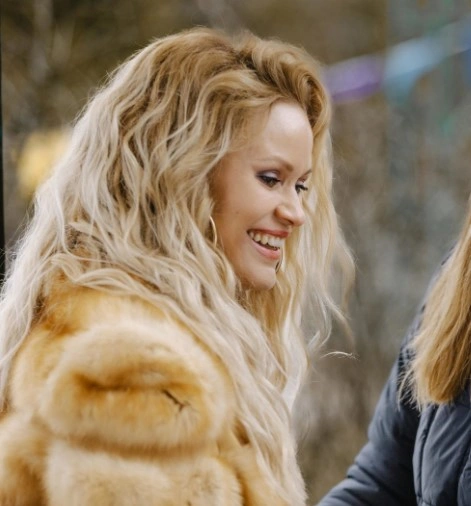 Актриса Марина Доможирова