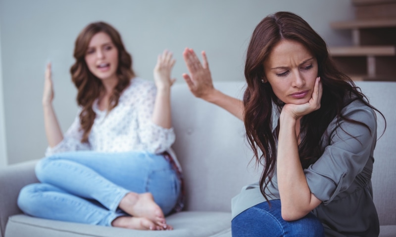 Семейные отношения: токсичное общение и границы