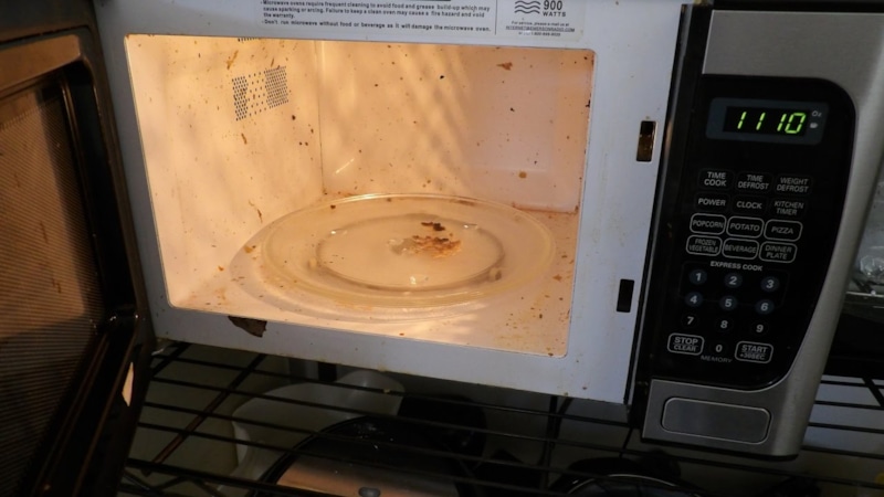 Чистка микроволновки: пар и таблетка