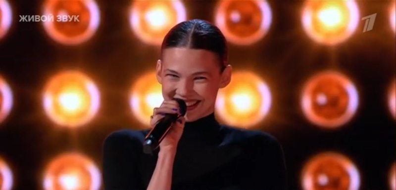 Александра Новгородова в шоу «Голос»