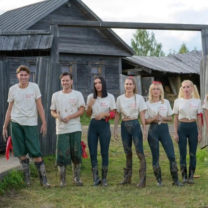 Олеся Рожкова в реалити-шоу «Первые на деревне»