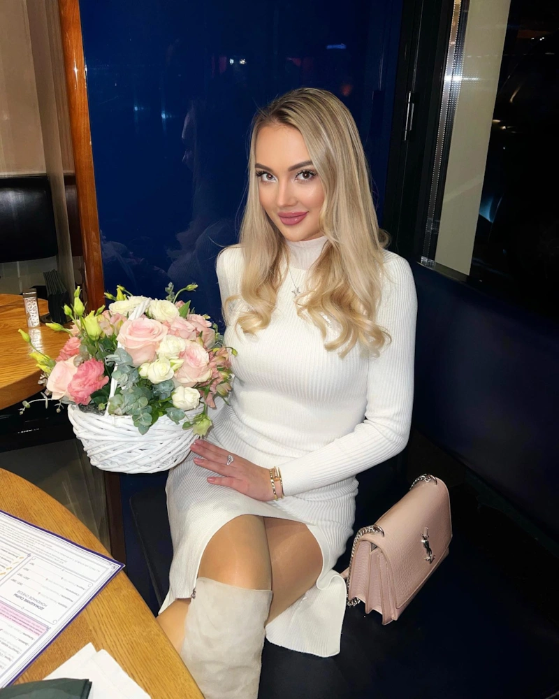 Телеведущая и модель из Омска Ксения Гнедина 