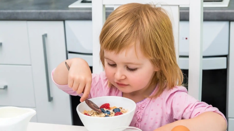 Зимний завтрак: цельнозерновая каша с добавками Зимний завтрак: цельнозерновая каша с добавками