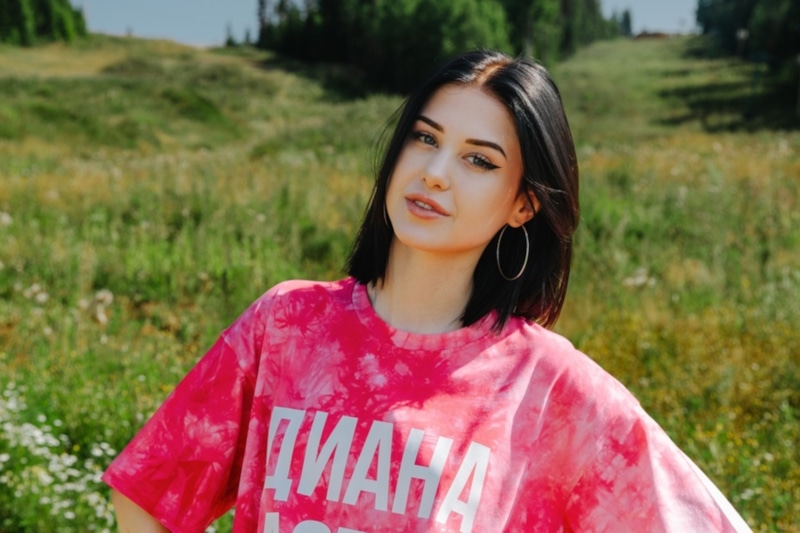 Диана Астер на шоу «Выживалити» Диана Астер на шоу «Выживалити»