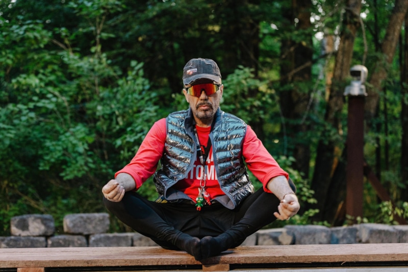 Богдан Титомир на шоу «Выживалити» Богдан Титомир на шоу «Выживалити»