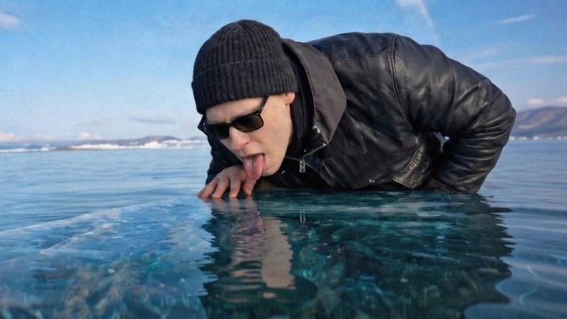 SHAMAN оправдался за лизание Байкала