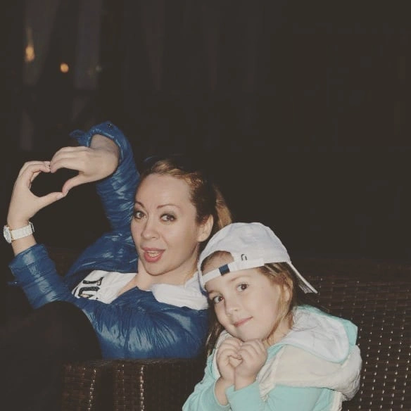 Екатерина Ведунова и ее дочь Элина Найт Екатерина Ведунова и ее дочь Элина Найт