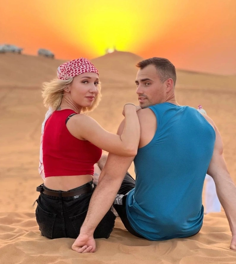 Денис Саратов с женой Денис Саратов с женой