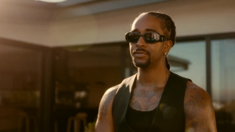 Омарион в сериале «Дикий Роуз»