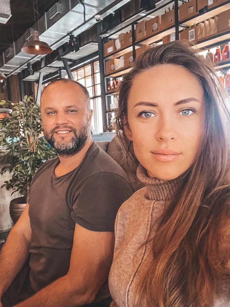 Павел Губарев с женой