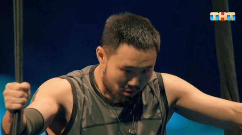 Тагар Намсараев в шоу «Титаны»