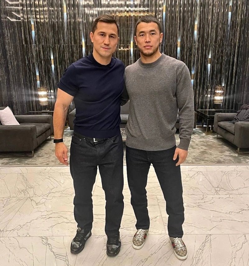 Роман Власов и Акжол Махмудов