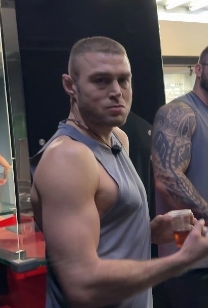 Никита Клецков в шоу «Титаны»