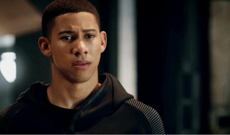 Кейнан Лонсдейл в фильме «Дивергент»