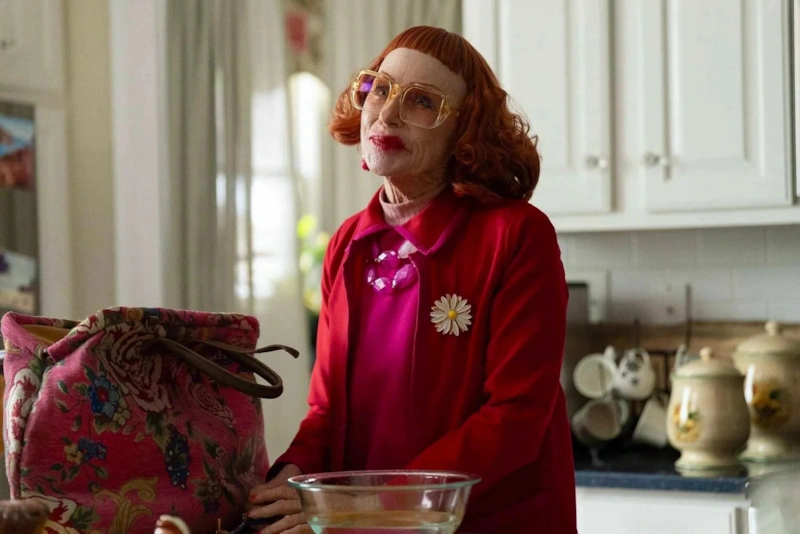 Эми Мэдиган в фильме «Орудия»