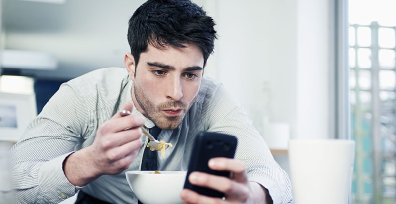 Цифровая ловушка внимания: привычки онлайн-мира Цифровая ловушка внимания: привычки онлайн-мира