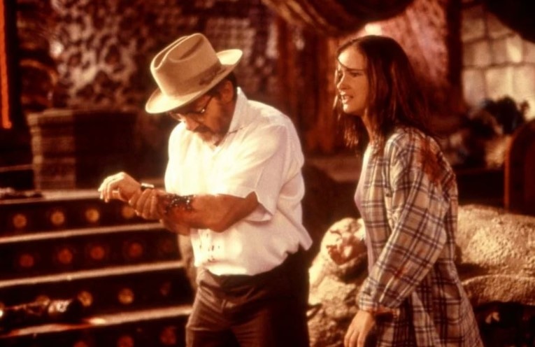 Джульетт Льюис в фильме «От заката до рассвета»