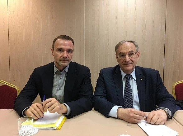 Антон Сихарулидзе сейчас с Александром Коганом Антон Сихарулидзе сейчас с Александром Коганом