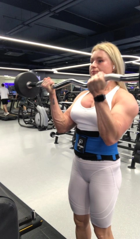 Бодибилдер Анна Шукшина